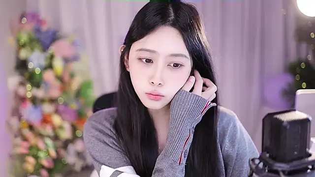 Snapshot of SleepArtist chatting on 01-14-25, 02:40 SleepArtist online show from 01-14-25, 02:40