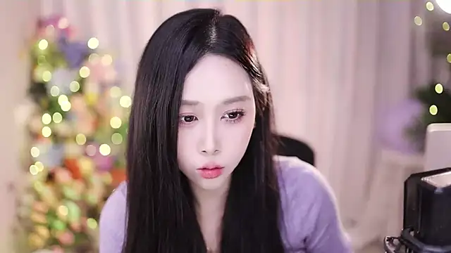 Snapshot of SleepArtist chatting on 01-17-25, 06:57 SleepArtist online show from 01-17-25, 06:57