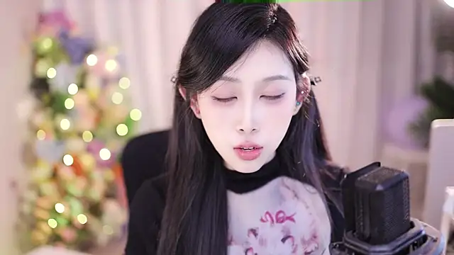 Snapshot of SleepArtist chatting on 01-19-25, 09:34 SleepArtist online show from 01-19-25, 09:34