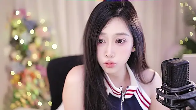 Snapshot of SleepArtist chatting on 02-19-25, 04:22 SleepArtist online show from 02-19-25, 04:22