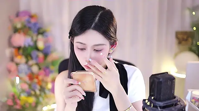 Snapshot of SleepArtist chatting on 03-05-25, 01:28 SleepArtist online show from 03-05-25, 01:28