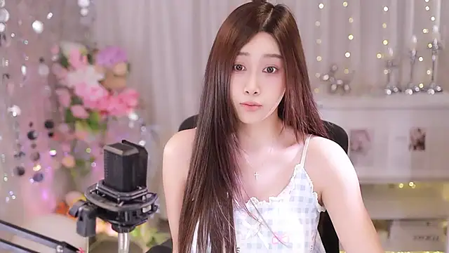 Snapshot of SleepArtist chatting on 09-14-25, 10:03 SleepArtist online show from 09-14-25, 10:03