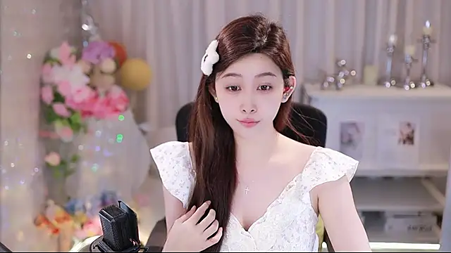 Snapshot of SleepArtist chatting on 10-22-25, 02:45 SleepArtist online show from 10-22-25, 02:45