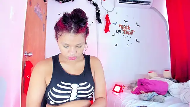 Emily Coper18 online show from 10-10-25, 01:21