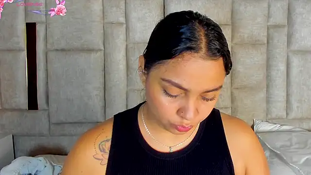 Snapshot of Abril_Gomez06 chatting on 04-24-26, 07:44 Abril Gomez06 online show from 04-24-26, 07:44