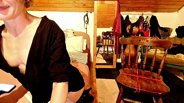 Snapshot of Hot_Colettte chatting on 12-13-24, 02:27 Hot Colettte online show from 12-13-24, 02:27