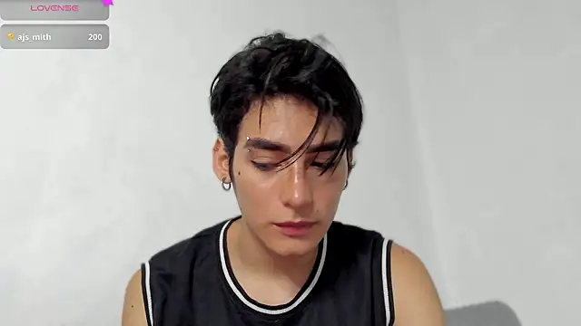 Snapshot of sebas_rose chatting on 12-15-24, 03:13 sebas rose online show from 12-15-24, 03:13