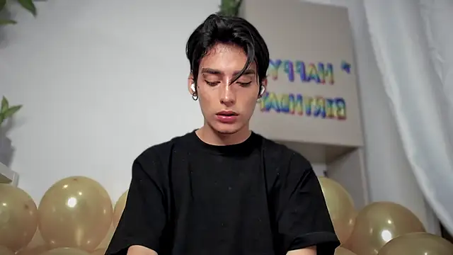 Snapshot of sebas_rose chatting on 12-23-24, 12:14 sebas rose online show from 12-23-24, 12:14