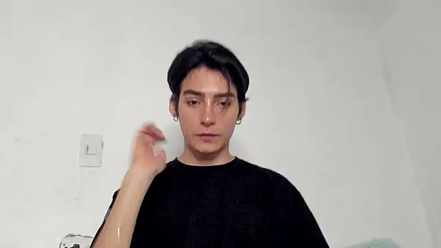 Snapshot of sebas_rose chatting on 12-30-24, 12:11 sebas rose online show from 12-30-24, 12:11