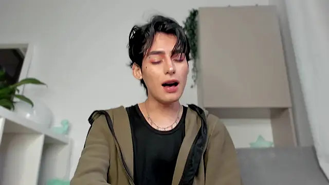 Snapshot of sebas_rose chatting on 02-14-25, 09:43 sebas rose online show from 02-14-25, 09:43