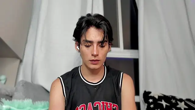 Snapshot of sebas_rose chatting on 02-23-25, 11:36 sebas rose online show from 02-23-25, 11:36