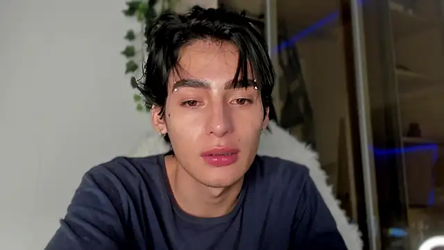 Snapshot of sebas_rose chatting on 03-08-25, 02:12 sebas rose online show from 03-08-25, 02:12