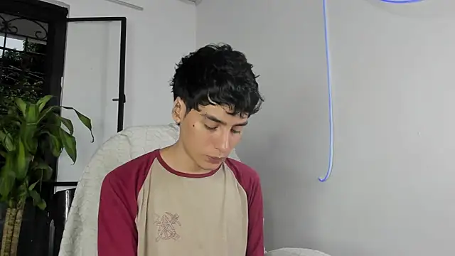 Snapshot of sebas_rose chatting on 09-23-25, 10:02 sebas rose online show from 09-23-25, 10:02