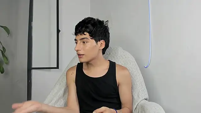 Snapshot of sebas_rose chatting on 09-30-25, 12:15 sebas rose online show from 09-30-25, 12:15