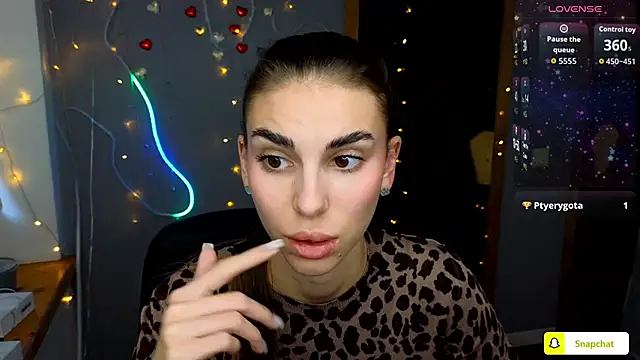 EmmyGreans online show from 09-29-25, 11:37