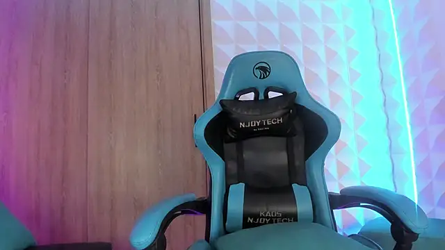 Snapshot of Jendralevis chatting on 02-22-25, 03:14 Jendralevis online show from 02-22-25, 03:14