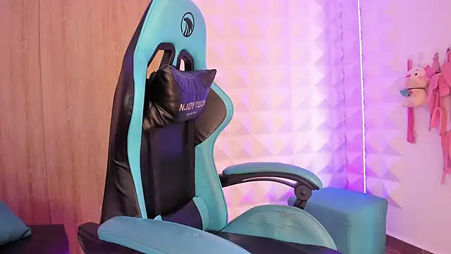 Snapshot of Jendralevis chatting on 09-09-25, 08:19 Jendralevis online show from 09-09-25, 08:19