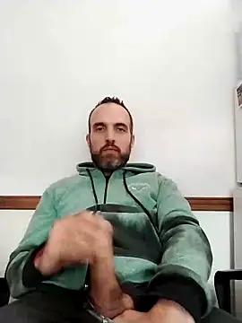 Snapshot of leon3875 chatting on 12-05-24, 03:28 leon3875 online show from 12-05-24, 03:28