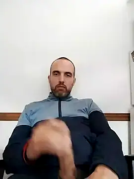 Snapshot of leon3875 chatting on 12-12-24, 03:27 leon3875 online show from 12-12-24, 03:27