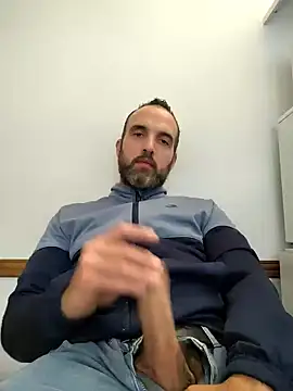 Snapshot of leon3875 chatting on 03-13-25, 03:28 leon3875 online show from 03-13-25, 03:28