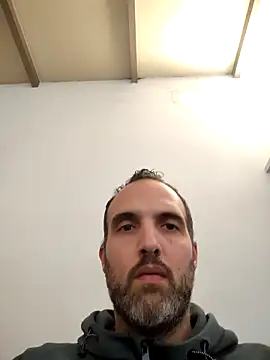 Snapshot of leon3875 chatting on 10-29-25, 03:25 leon3875 online show from 10-29-25, 03:25