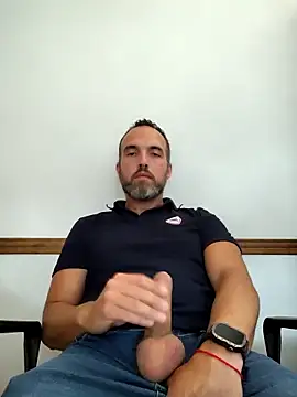 leon3875 online show from 02-02-26, 03:22