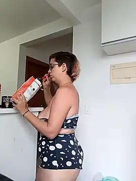 Snapshot of Escarlate4you_ chatting on 12-05-24, 09:17 Escarlate4you online show from 12-05-24, 09:17