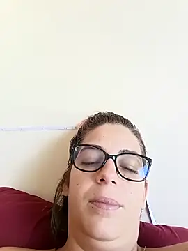 Snapshot of Escarlate4you_ chatting on 02-23-25, 12:27 Escarlate4you online show from 02-23-25, 12:27