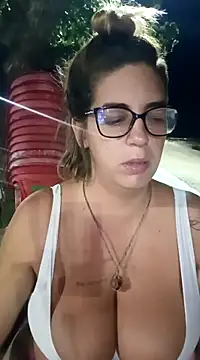 Snapshot of Escarlate4you_ chatting on 03-06-25, 10:26 Escarlate4you online show from 03-06-25, 10:26