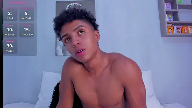 Snapshot of MagnusKing_ chatting on 10-22-25, 12:11 MagnusKing online show from 10-22-25, 12:11