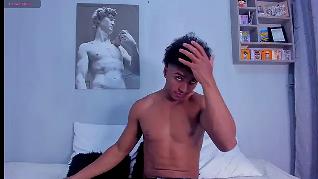 Snapshot of MagnusKing_ chatting on 10-31-25, 03:02 MagnusKing online show from 10-31-25, 03:02