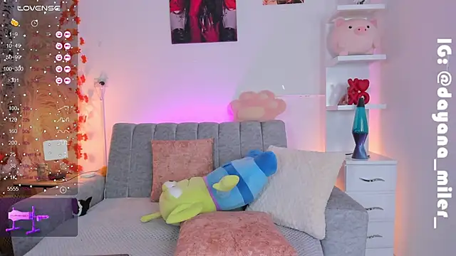 Snapshot of _dayana_miler chatting on 01-17-25, 01:47 dayana miler online show from 01-17-25, 01:47