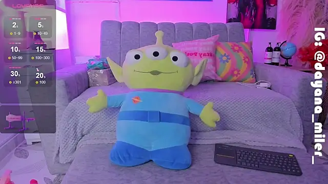 Snapshot of _dayana_miler chatting on 03-14-25, 04:32 dayana miler online show from 03-14-25, 04:32