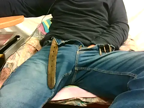 Giulio35 Pika online show from 11-19-25, 04:07