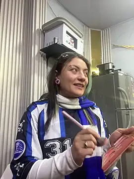 Snapshot of Broklinwhite_ chatting on 06-18-26, 12:53 Broklinwhite online show from 06-18-26, 12:53
