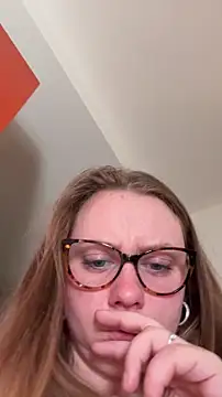 chloetarducci online show from 02-11-26, 08:03