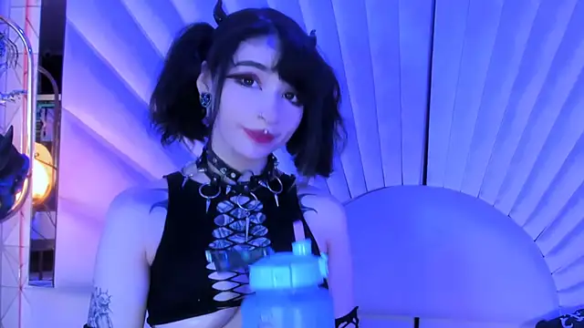 Snapshot of zephirahabney chatting on 02-11-25, 01:41 zephirahabney online show from 02-11-25, 01:41