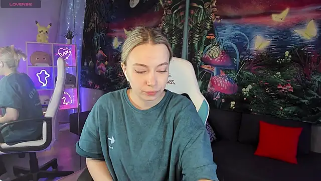 Snapshot of TiffanyBatson chatting on 12-20-24, 06:19 TiffanyBatson online show from 12-20-24, 06:19