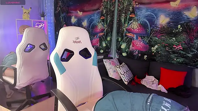 Snapshot of TiffanyBatson chatting on 12-21-24, 07:24 TiffanyBatson online show from 12-21-24, 07:24