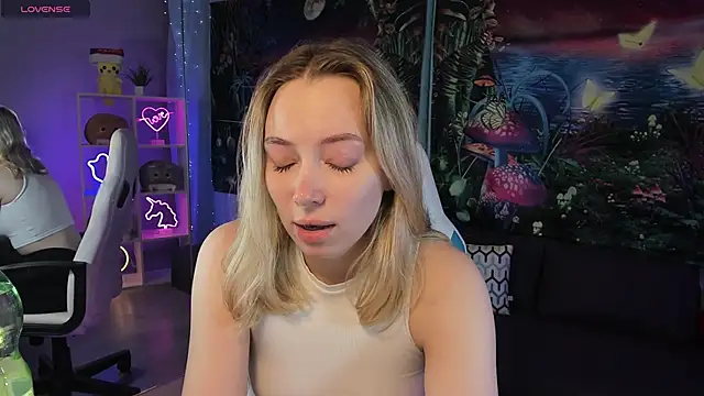 Snapshot of TiffanyBatson chatting on 02-17-25, 07:58 TiffanyBatson online show from 02-17-25, 07:58