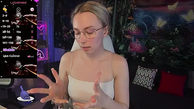 Snapshot of TiffanyBatson chatting on 03-10-25, 10:15 TiffanyBatson online show from 03-10-25, 10:15