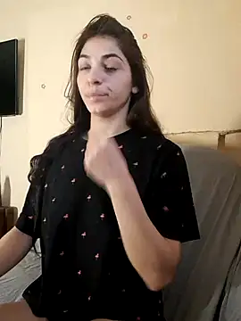 Snapshot of AntoniaHottie chatting on 01-20-25, 10:29 AntoniaHottie online show from 01-20-25, 10:29