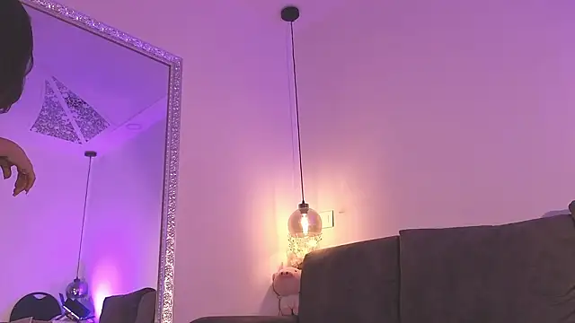 Isabella francoo online show from 02-11-26, 11:48