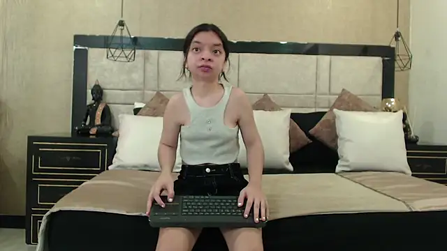 CharlotteMuller online show from 01-15-25, 08:37