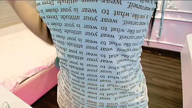 Lee Mi online show from 10-06-25, 12:24