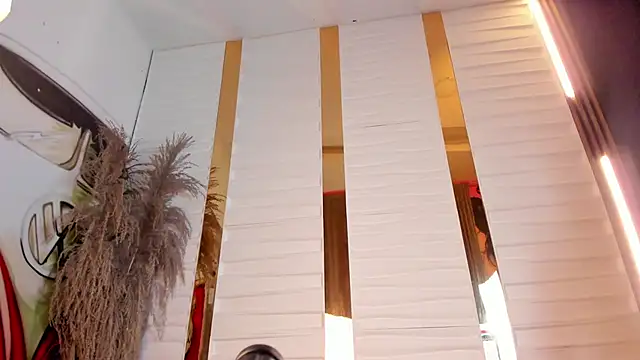 Snapshot of Biiancacox chatting on 10-17-25, 03:10 Biiancacox online show from 10-17-25, 03:10