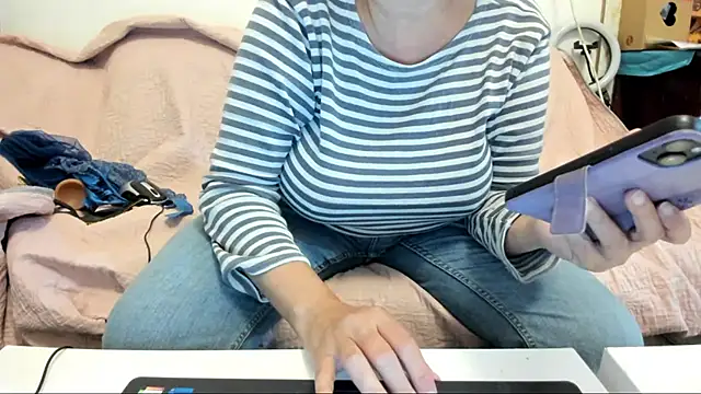 IsraeliMilf online show from 12-19-24, 08:23