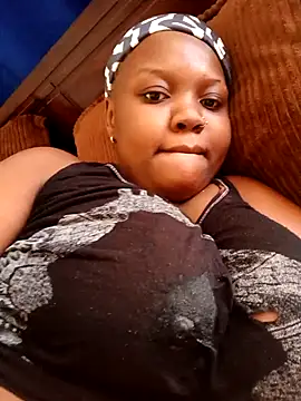 queennapal online show from 03-12-26, 11:49