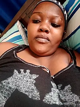 Snapshot of queennapal chatting on 04-27-26, 04:21 queennapal online show from 04-27-26, 04:21