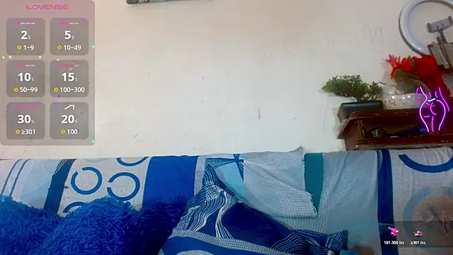 Eva Hoot online show from 04-21-26, 03:39